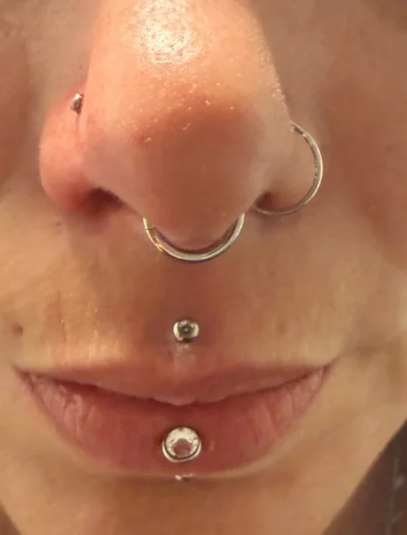 Nasen- und Lippenpiercings im Detail – Mahdis Piercing-Galerie, Gestochen Scharf Brandenburg